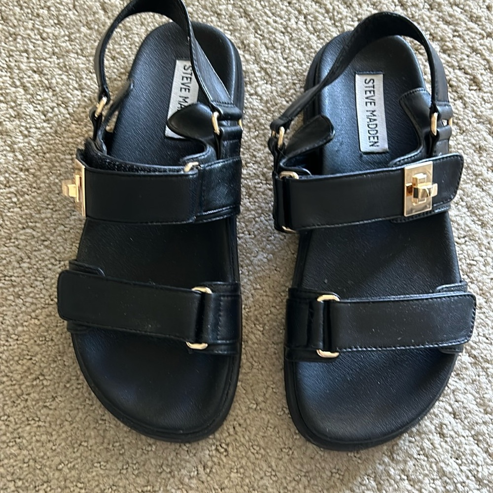 STEVE MADDEN Markos Womens Sandals. Size 7. Worn once, excellent condition